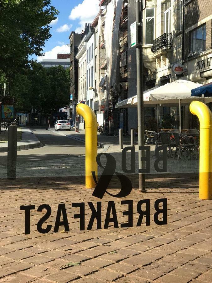 B&B Yellow Submarine Antwerpen Bagian luar foto