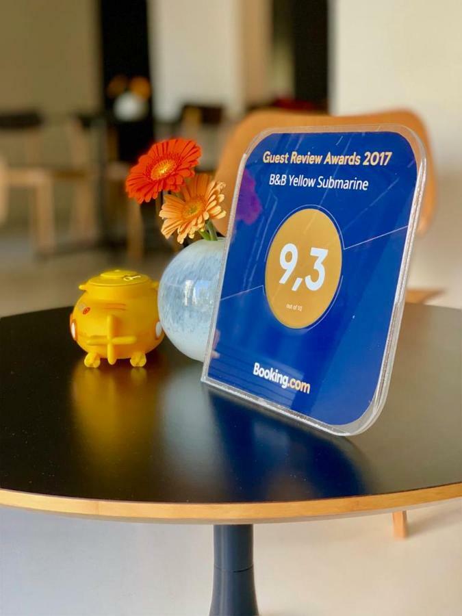 B&B Yellow Submarine Antwerpen Bagian luar foto