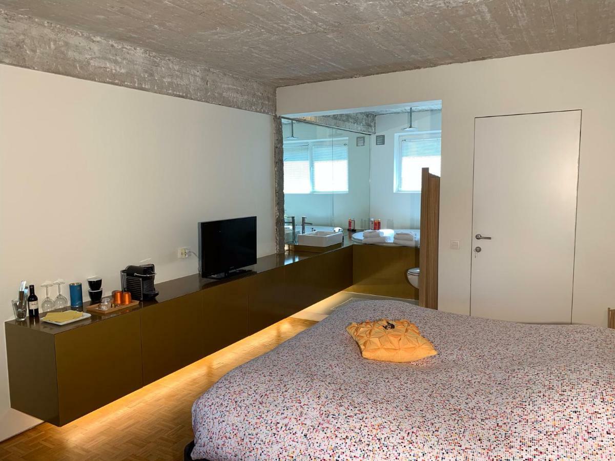 B&B Yellow Submarine Antwerpen Bagian luar foto